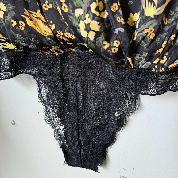 NWOT FREE PEOPLE FLORAL DEEP V SURPLICE LONG SLEEVES BODYSUIT TOP SIZE XS - Picture 14 of 14